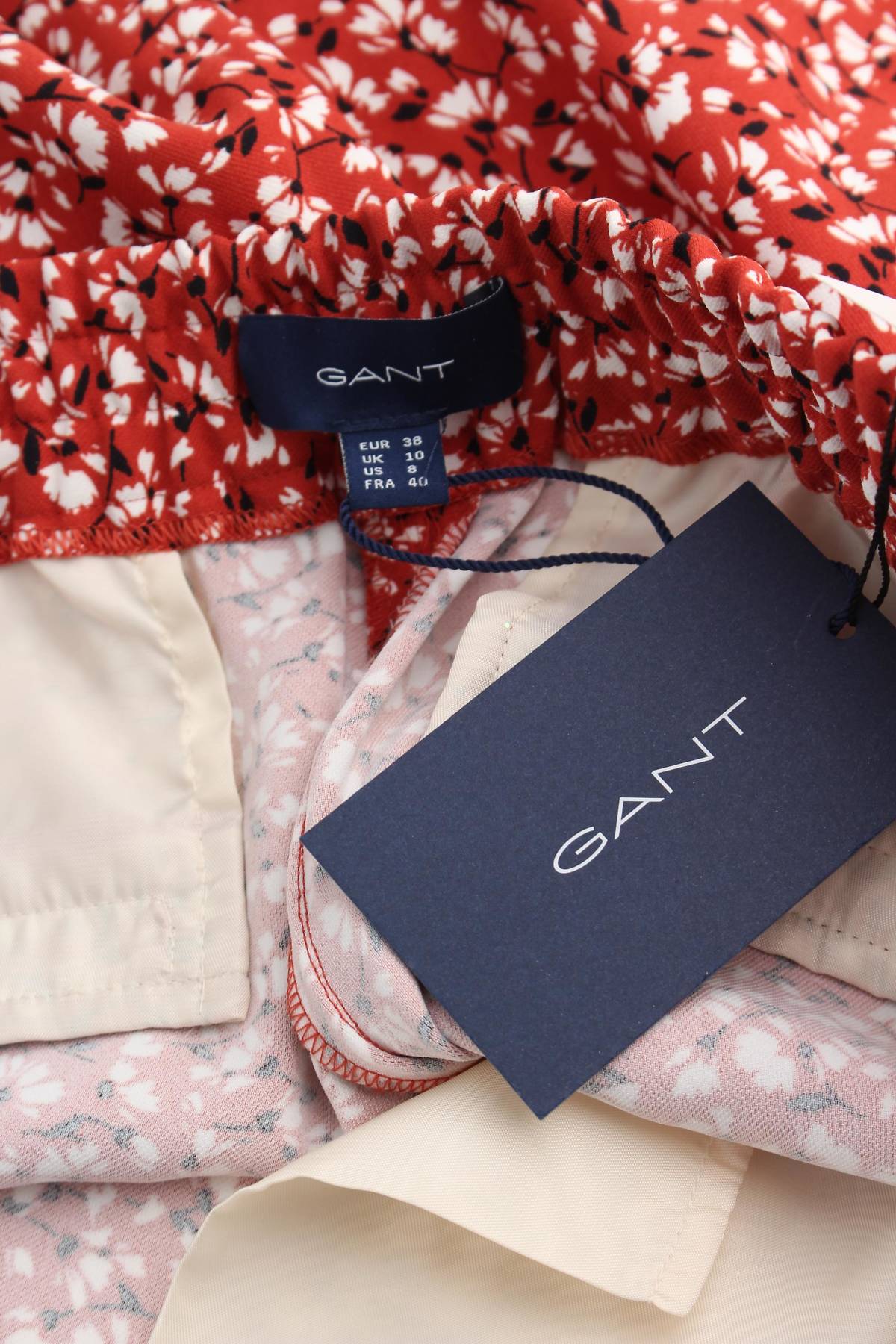 Дамски къс панталон Gant3