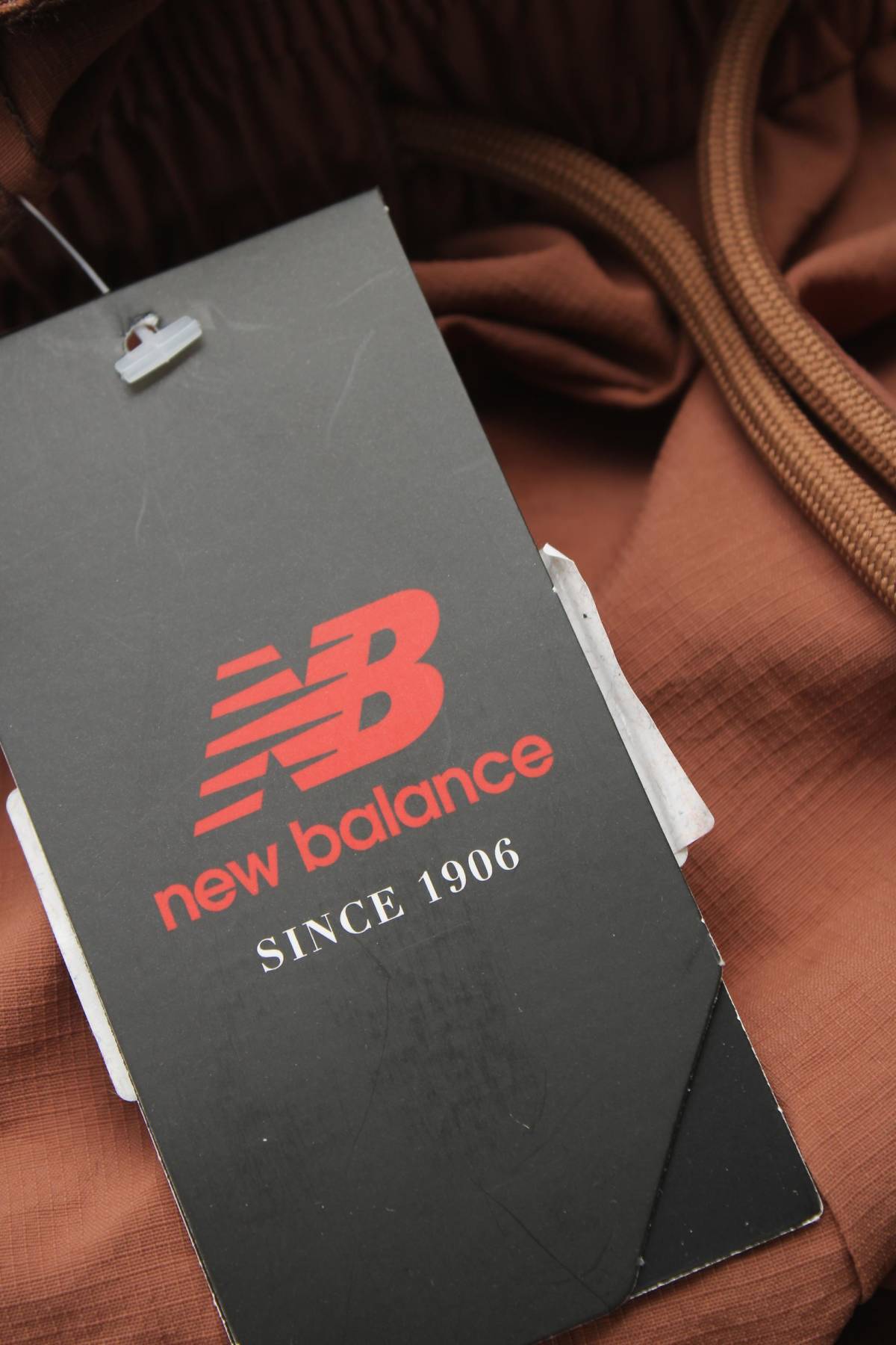 Дамско спортно долнище New Balance3