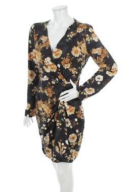 Φορέματα Guess1