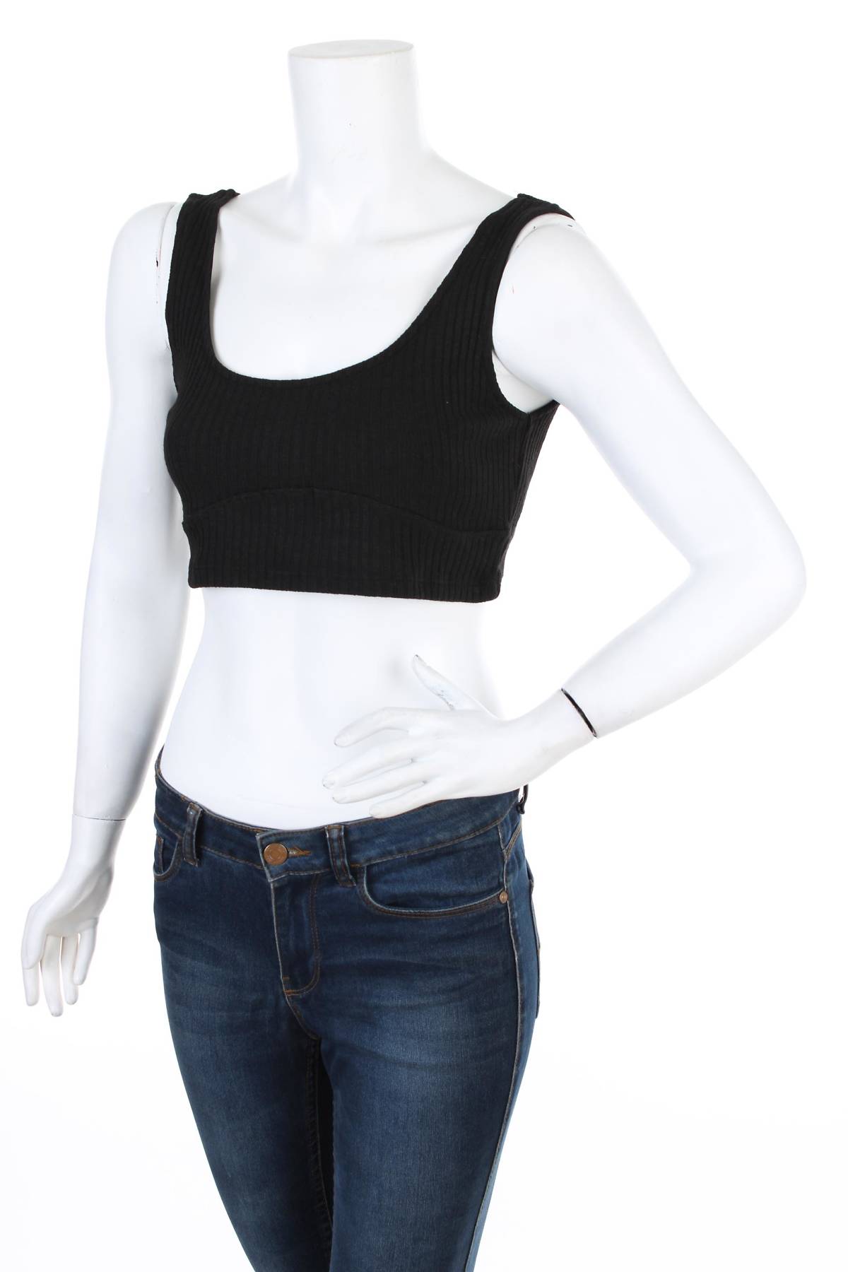 Γυναικείο αμάνικο Gina Tricot1