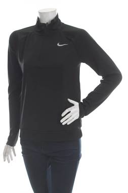 Дамска спортна блуза Nike1