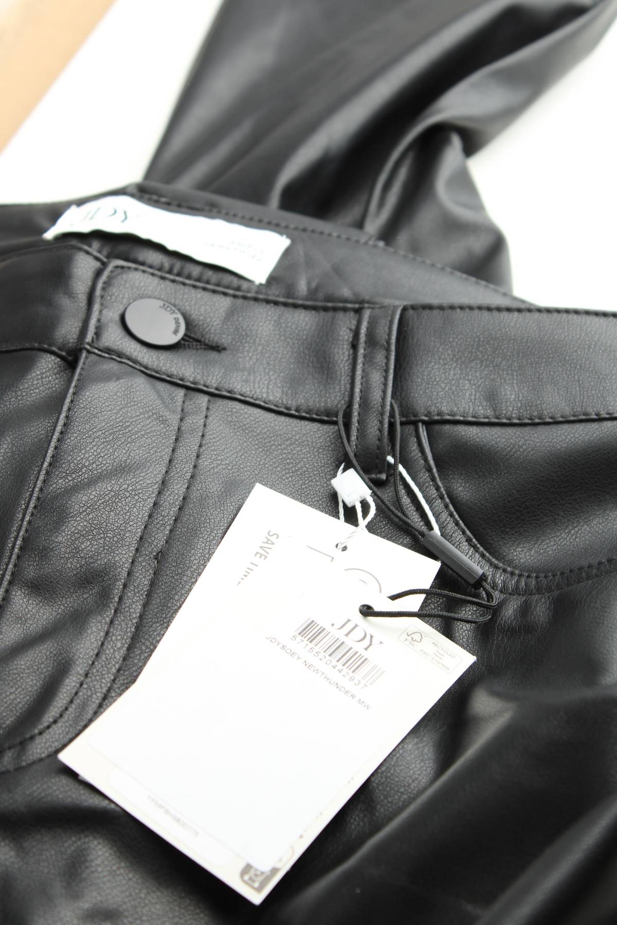 Γυναικείο δερμάτινο παντελόνι Jdy3