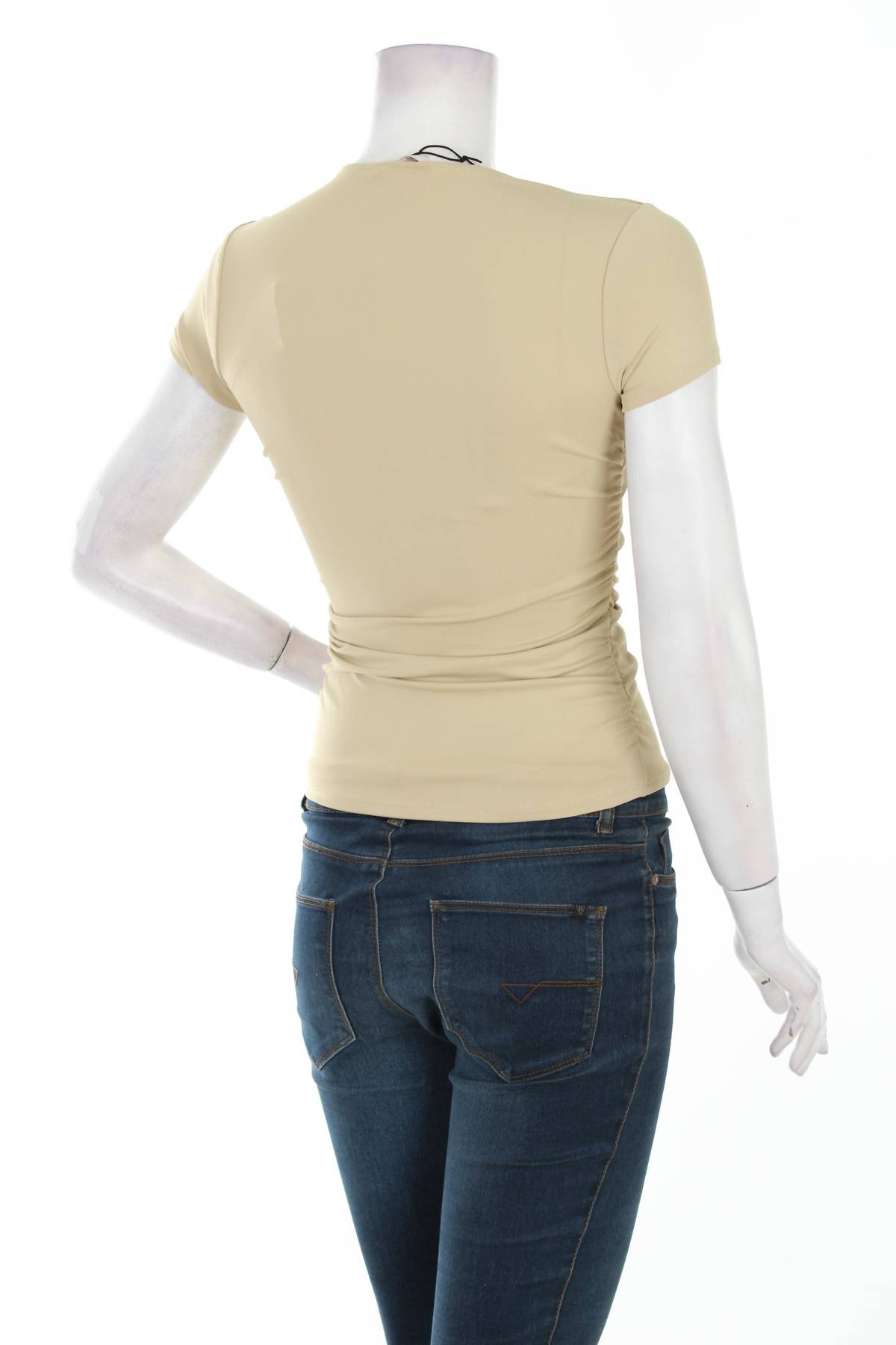 Γυναικεία μπλούζα Guess2