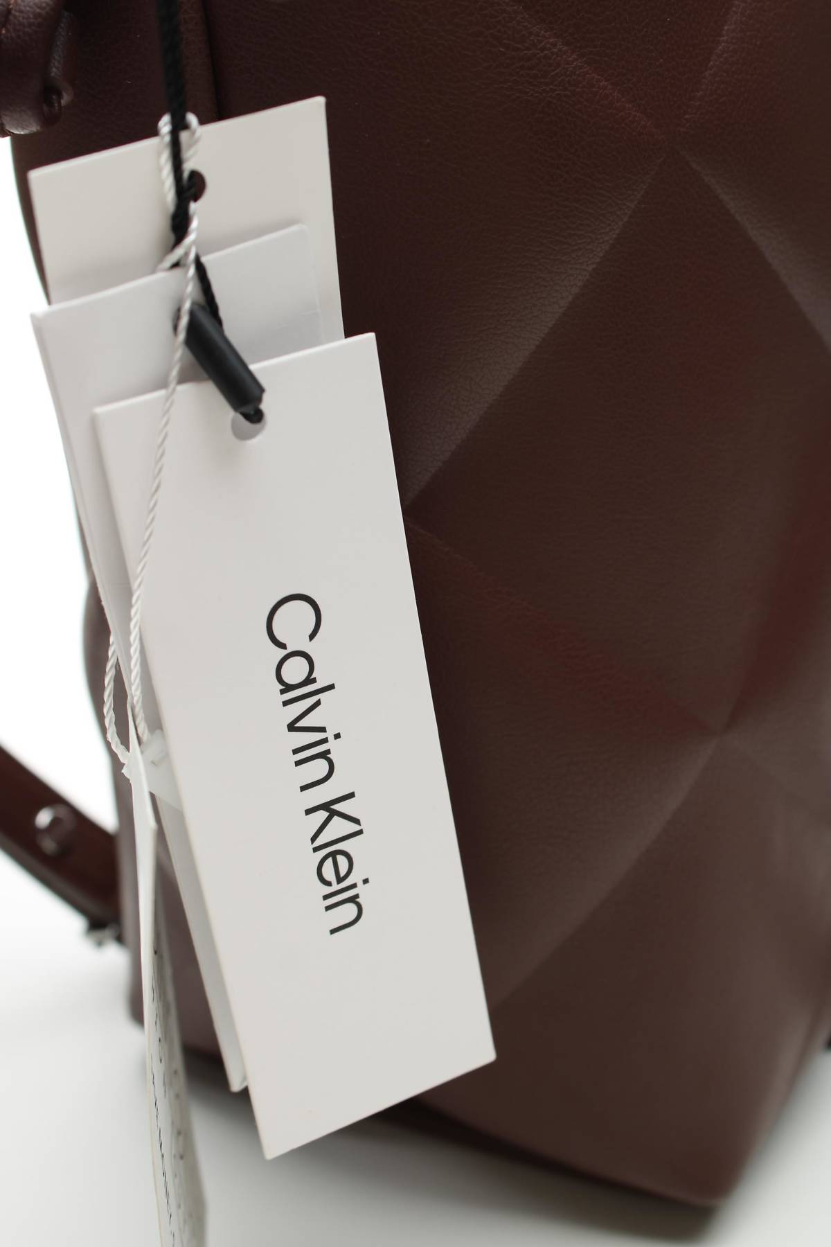 Дамска кожена чанта Calvin Klein4 - Contour.bg Дамска кожена чанта Calvin Klein4