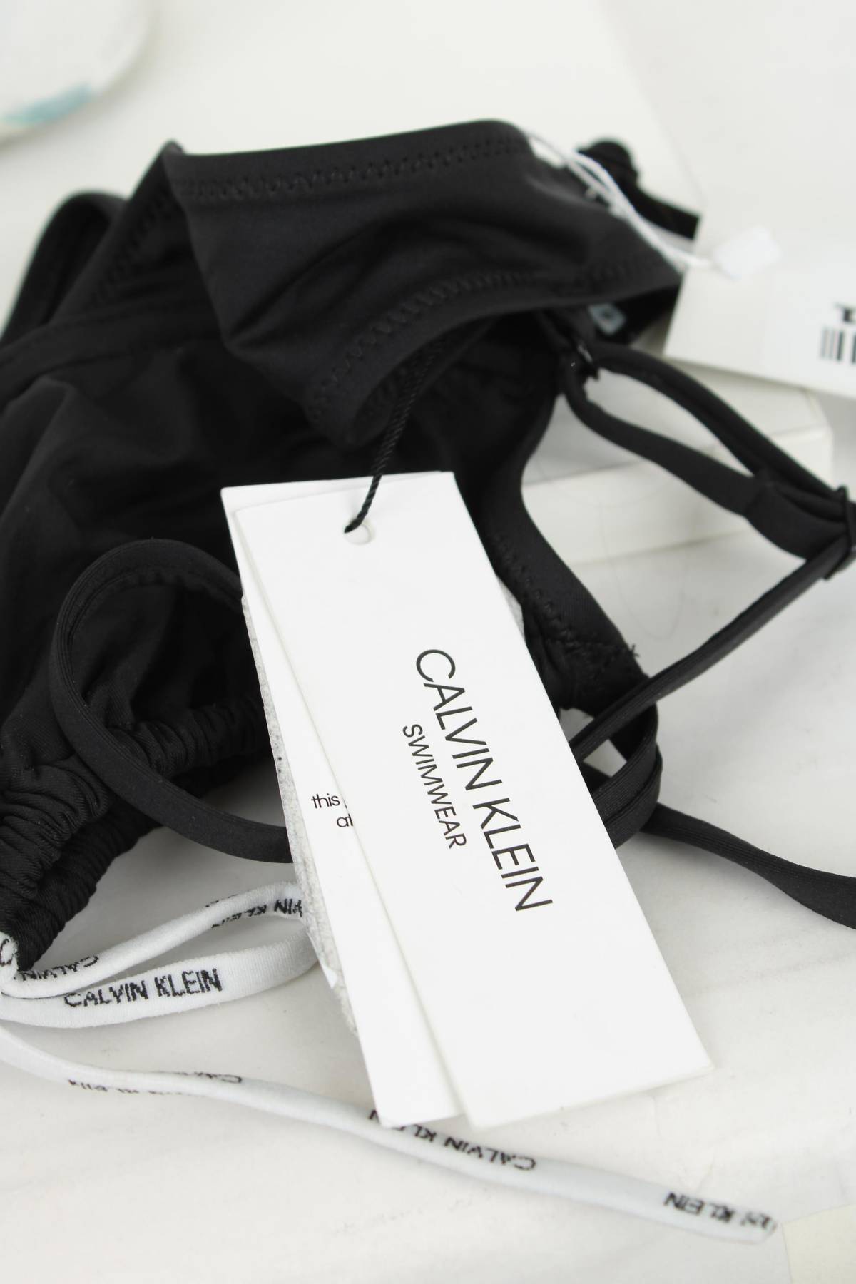 Бански горнище Calvin Klein3 - Contour.bg Бански горнище Calvin Klein3