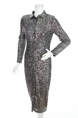 Рокля Finding Friday1