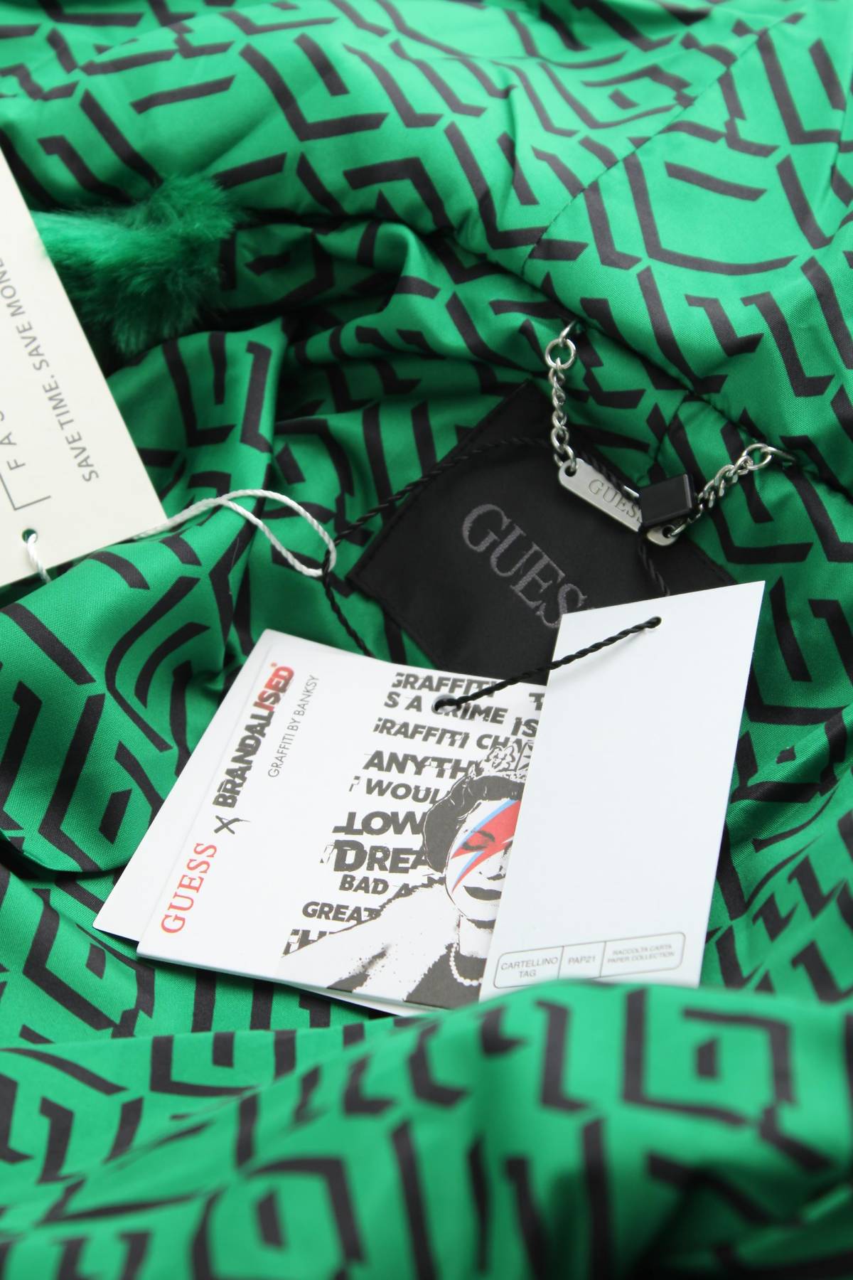 Дамско яке Guess x Brandalised4 - Contour.bg Дамско яке Guess x Brandalised4