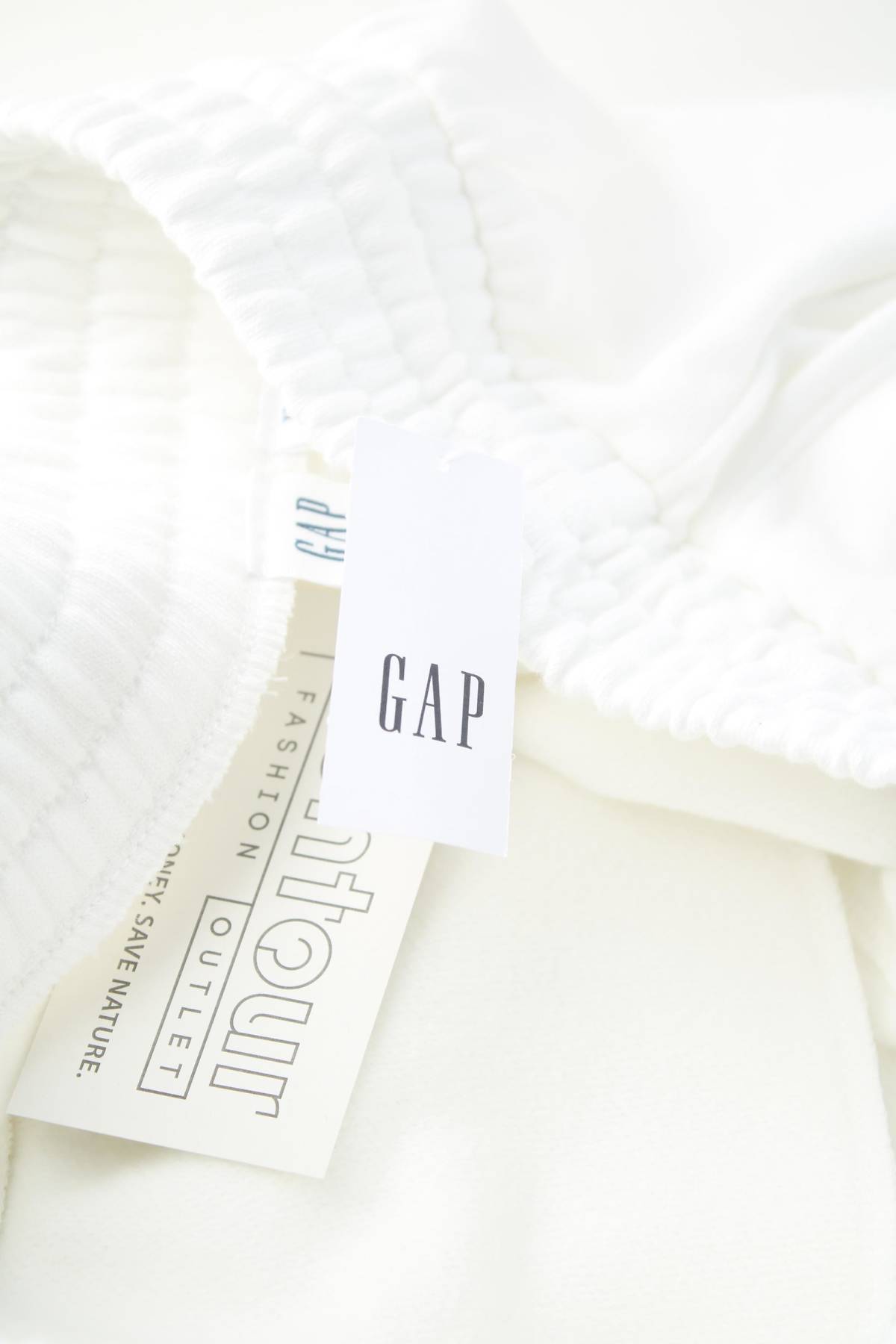 Дамски къс панталон Gap3