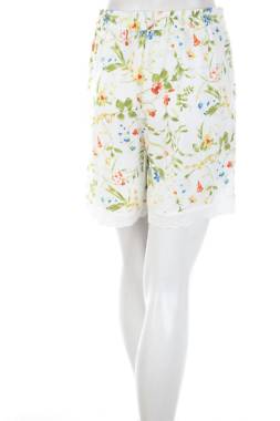 Γυναικείο σορτσάκι Vero Moda2