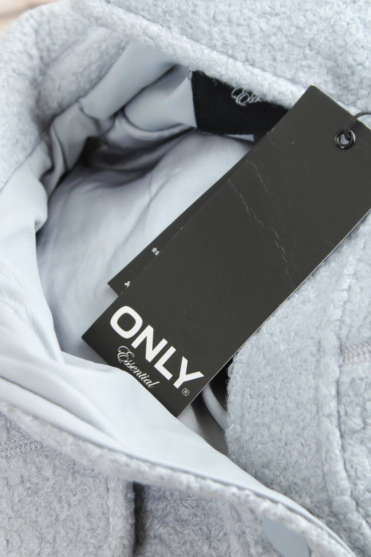 Γυναικείο μπουφάν Only Essential4