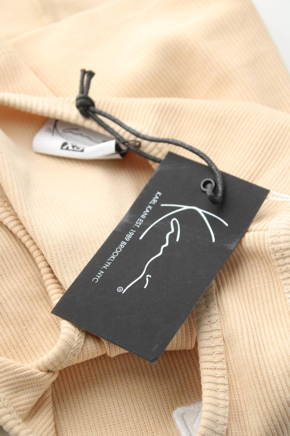 Γυναικείο αμάνικο Karl Kani3