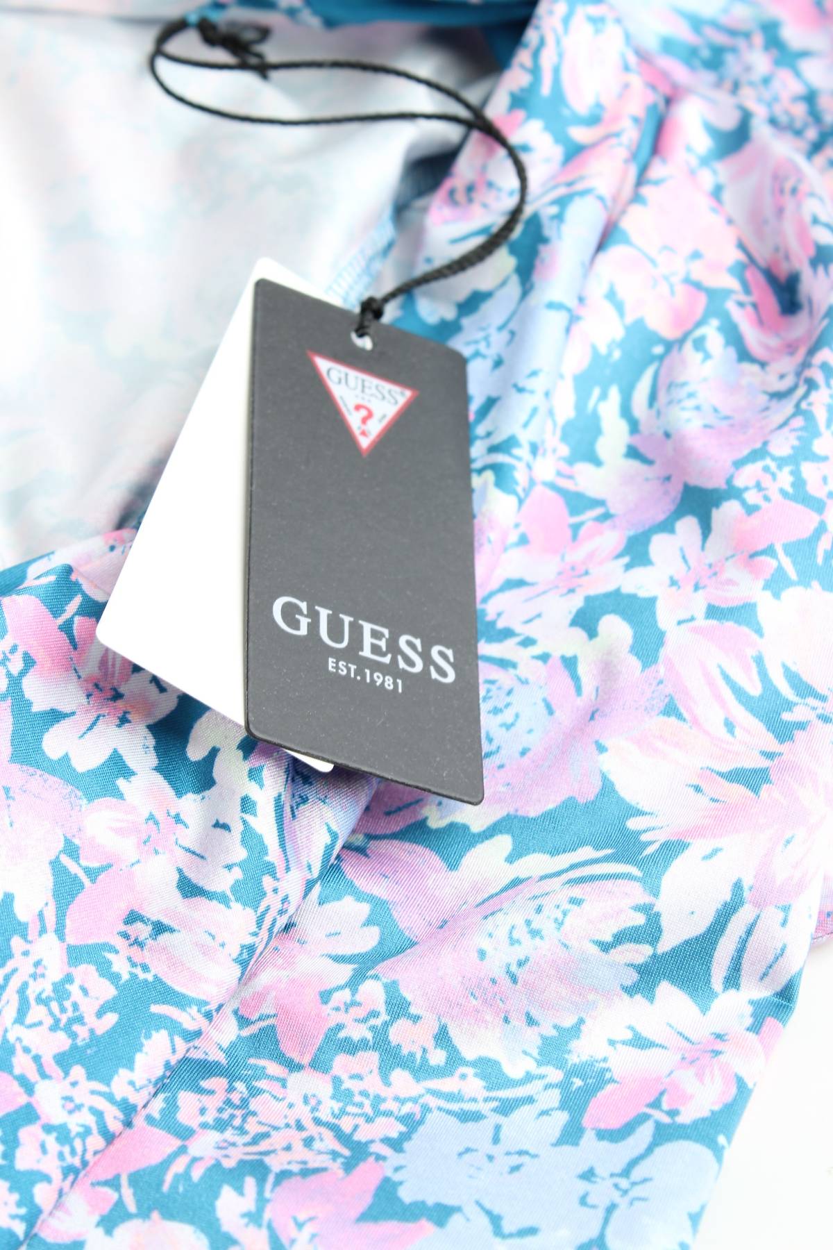 Рокля Guess3