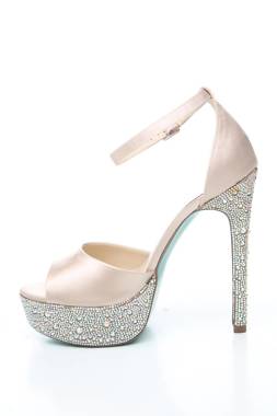 Сандали Betsey Johnson2