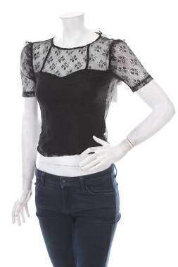 Γυναικεία μπλούζα Guess1