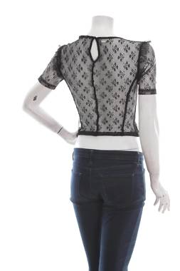 Γυναικεία μπλούζα Guess2