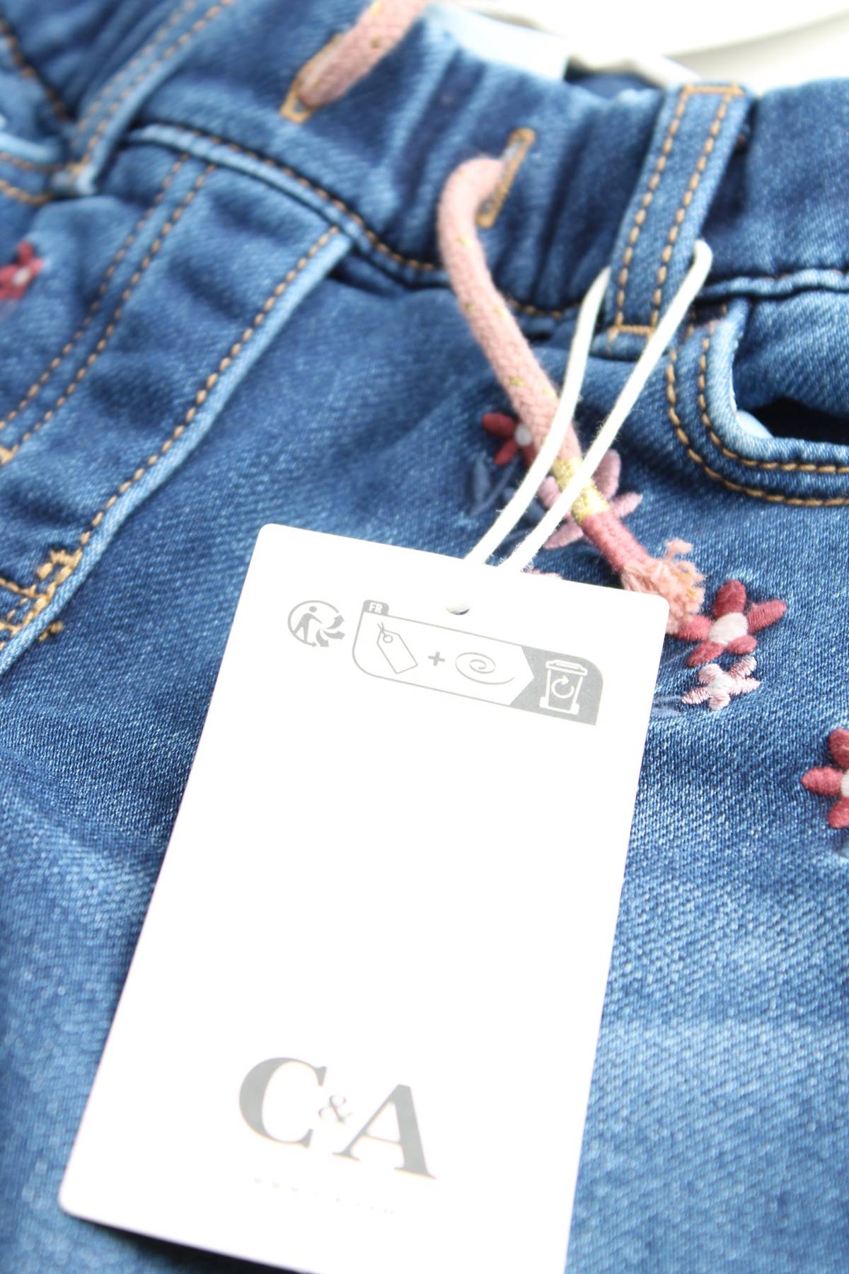 Детски дънки C&A3