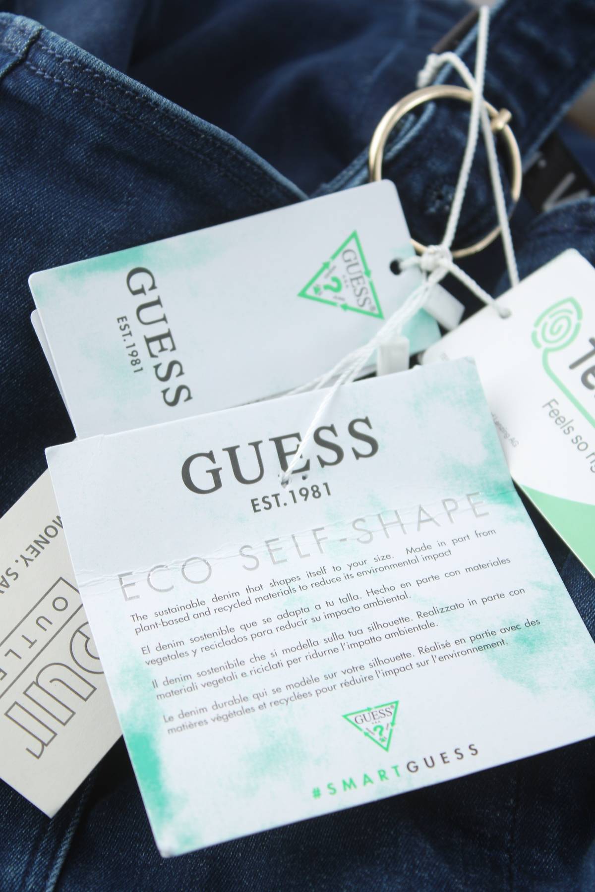Дамски гащеризон Guess3