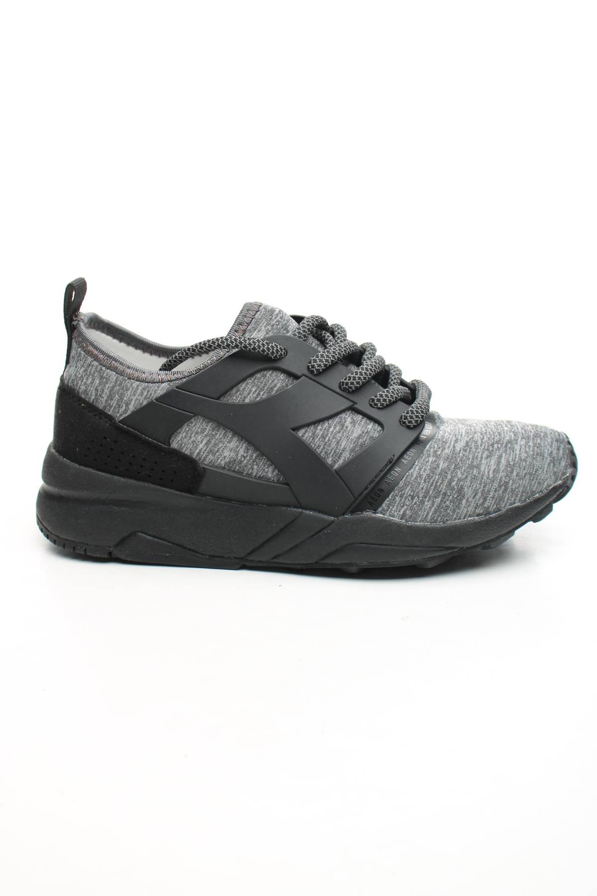 Αθλητικά παπούτσια Diadora1