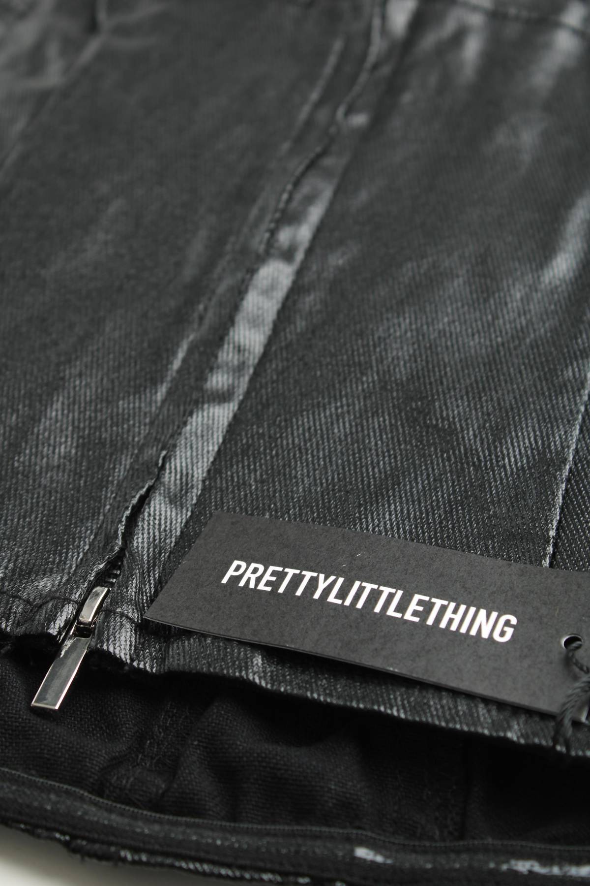 Γυναικείο αμάνικο Pretty Little Thing3 - Contourshop.gr Γυναικείο αμάνικο Pretty Little Thing3