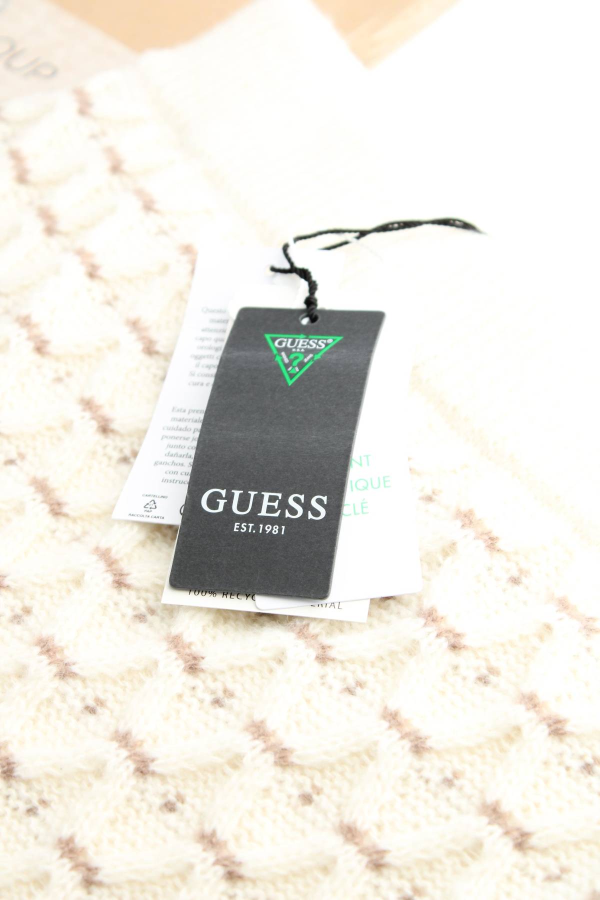 Пола Guess3