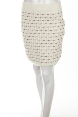 Пола Guess1