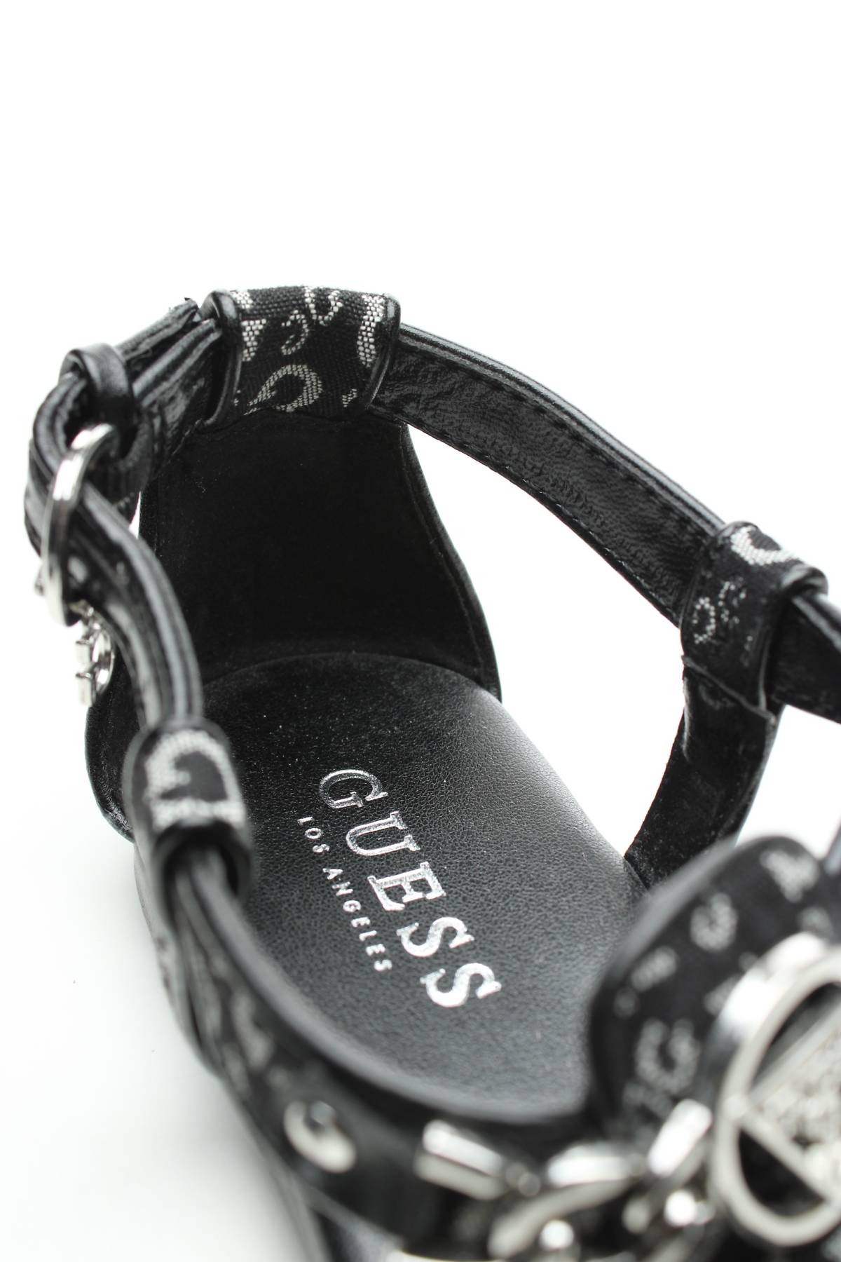 Σανδάλια Guess5