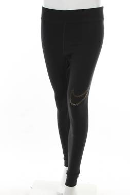 Дамски спортен клин Nike1