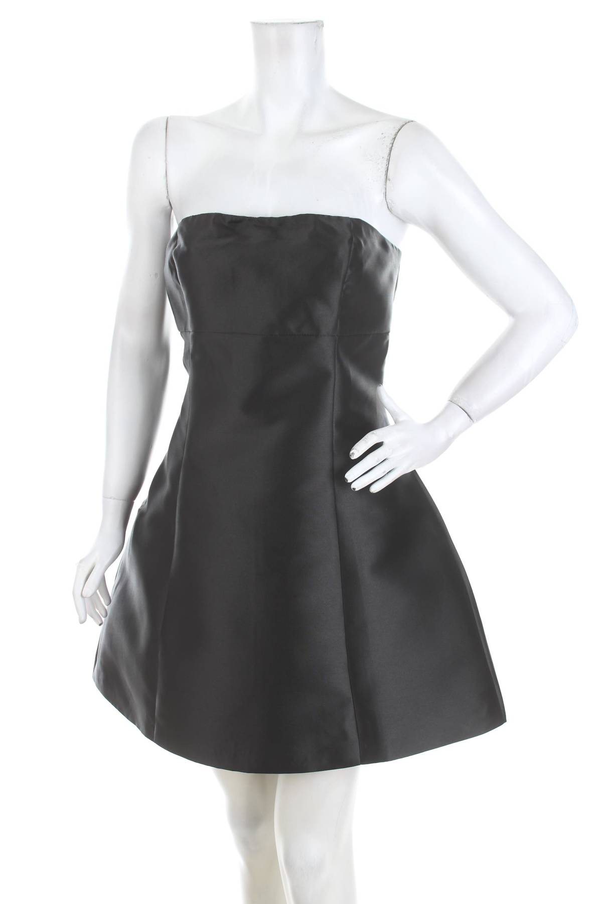 Рокля Boohoo1