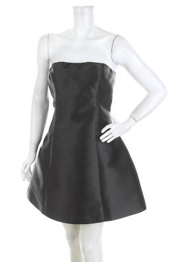 Рокля Boohoo1