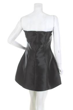 Рокля Boohoo2
