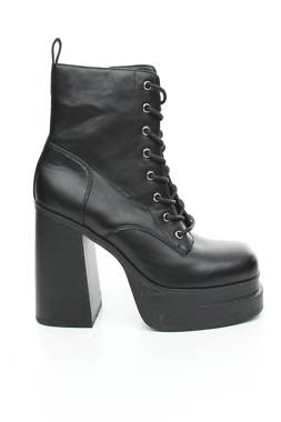 Дамски боти Steve Madden1