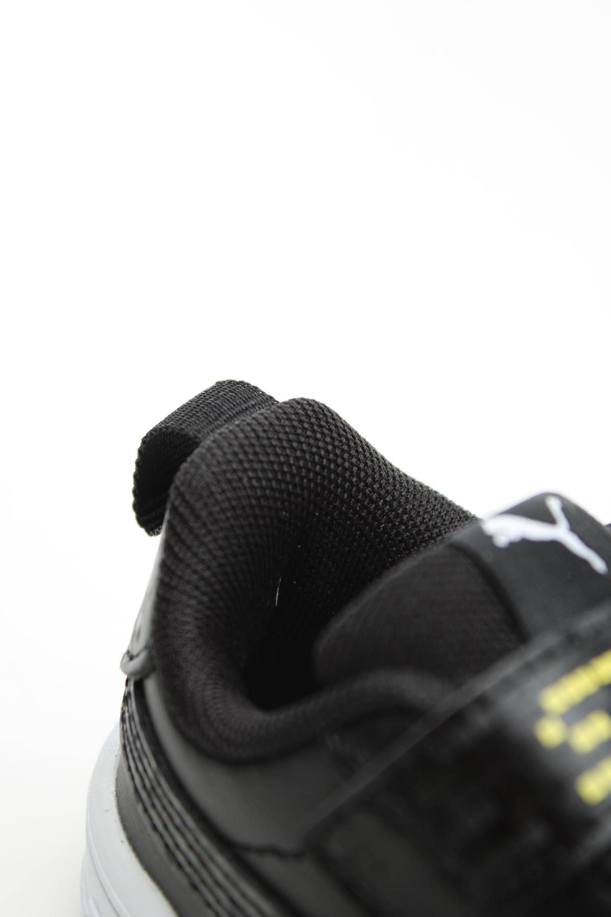 Παιδικά αθλήτικα παπούτσια Puma5