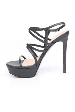 Σανδάλια Guess2
