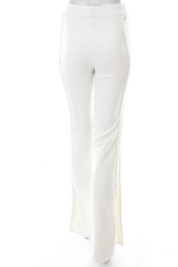 Дамски панталон Guess2