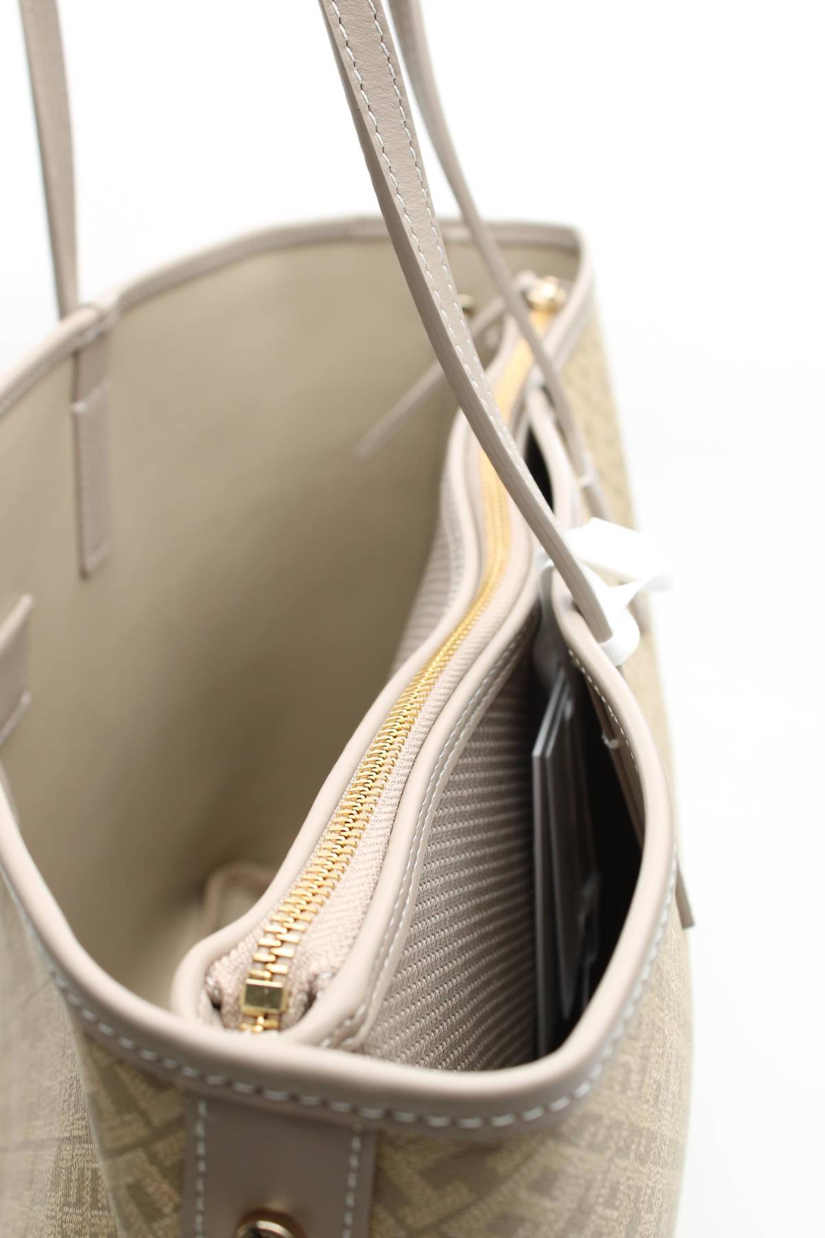 Γυναικεία δερματινή τσάντα Tommy Hilfiger3 - Contourshop.gr Γυναικεία δερματινή τσάντα Tommy Hilfiger3