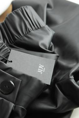 Дамски кожен панталон Jdy2