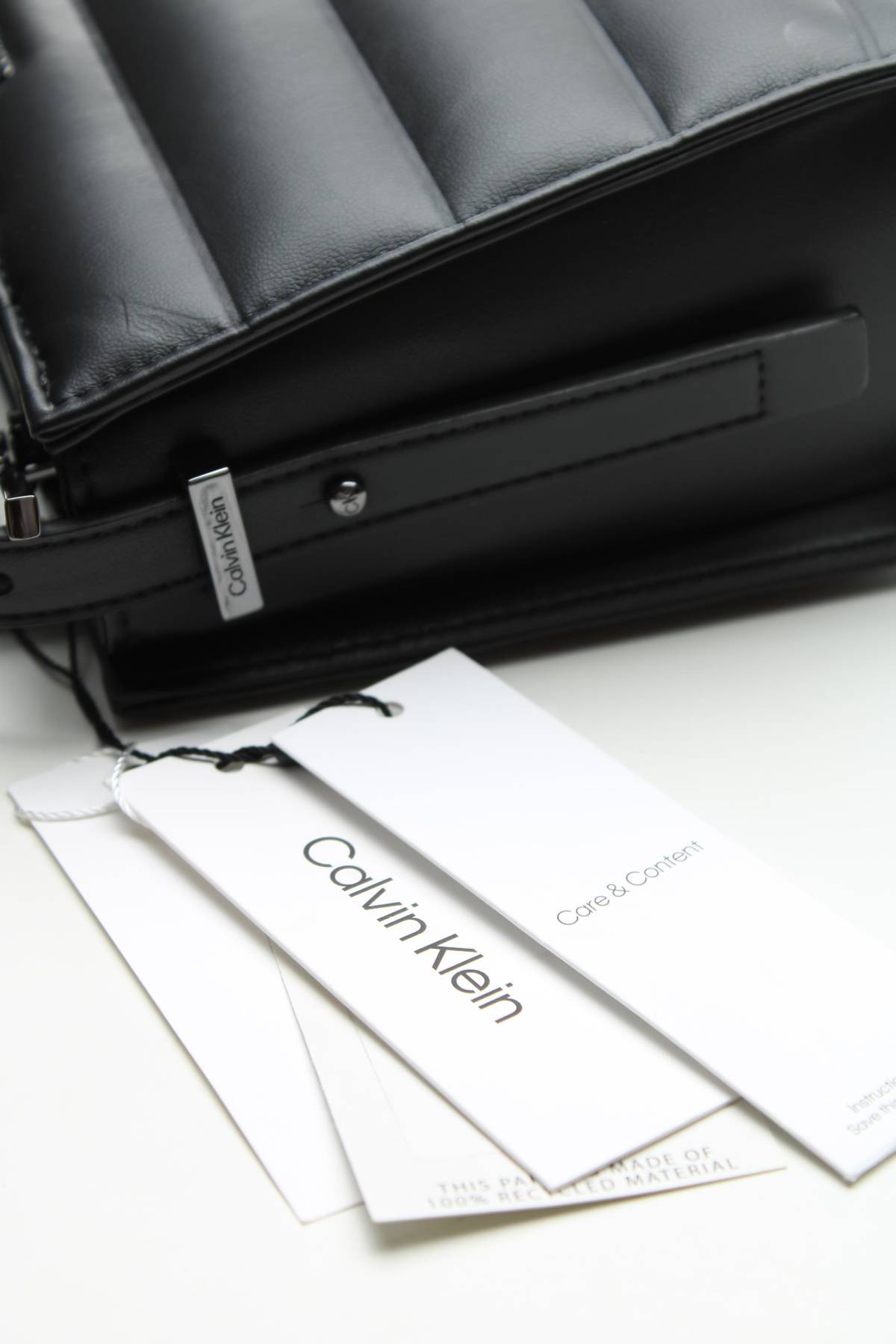 Дамска кожена чанта Calvin Klein4 - Contour.bg Дамска кожена чанта Calvin Klein4