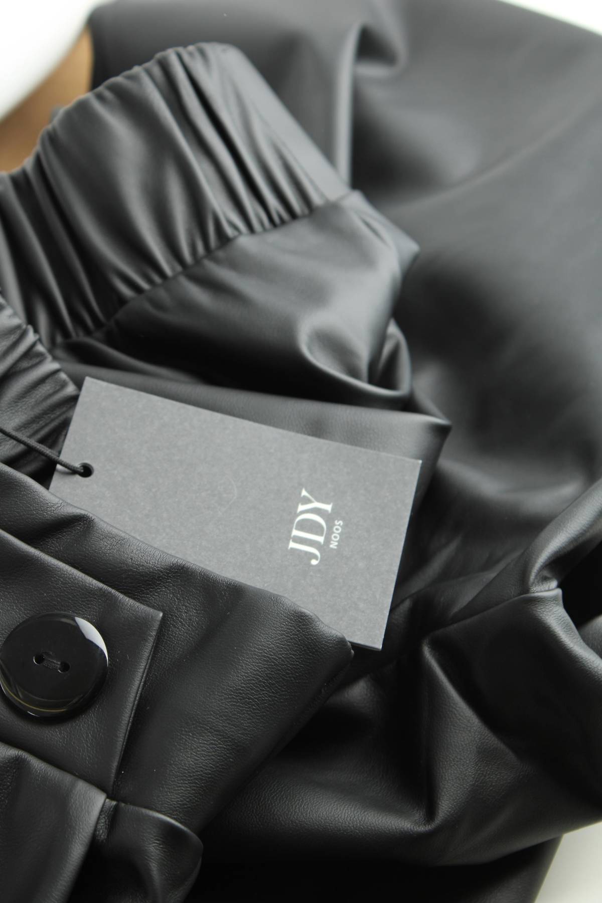 Γυναικείο δερμάτινο παντελόνι Jdy3