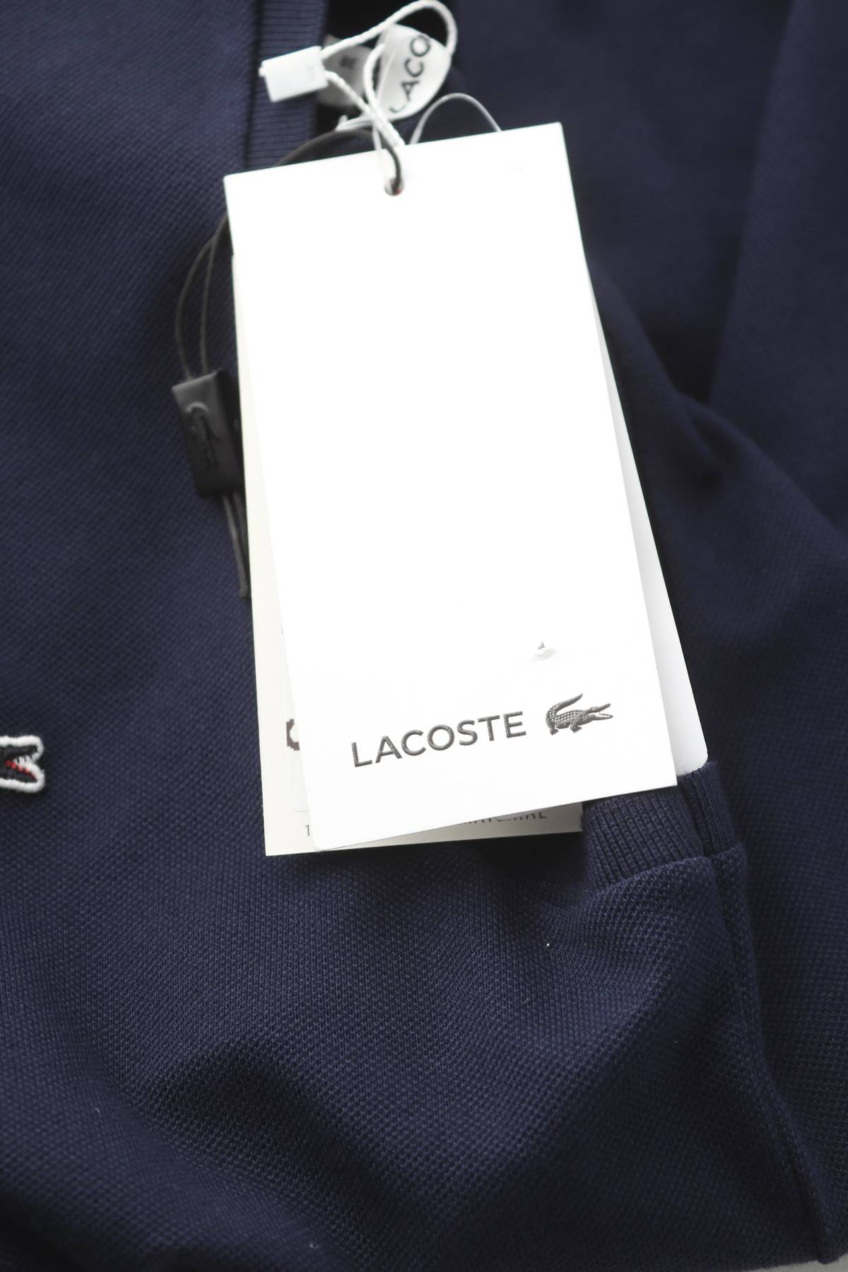 Γυναικείο αμάνικο Lacoste3