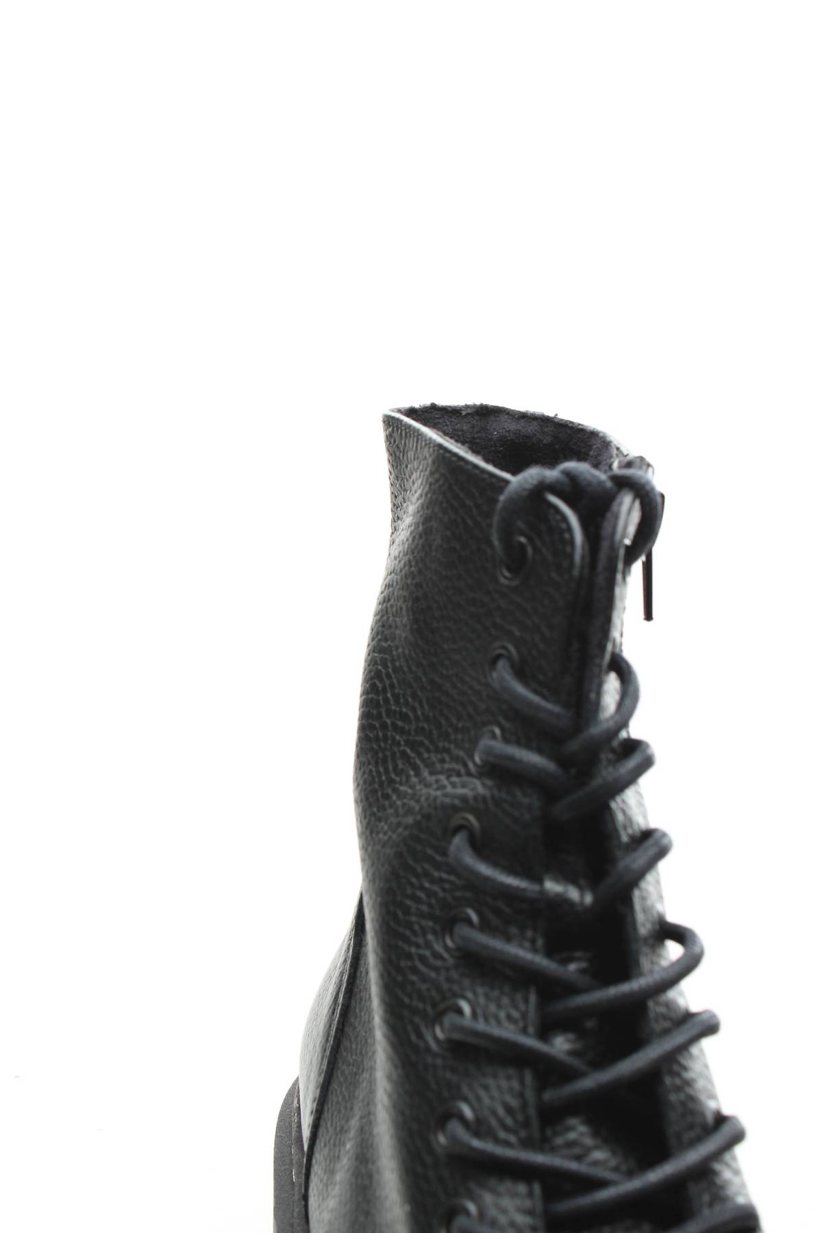 Дамски боти Steve Madden5