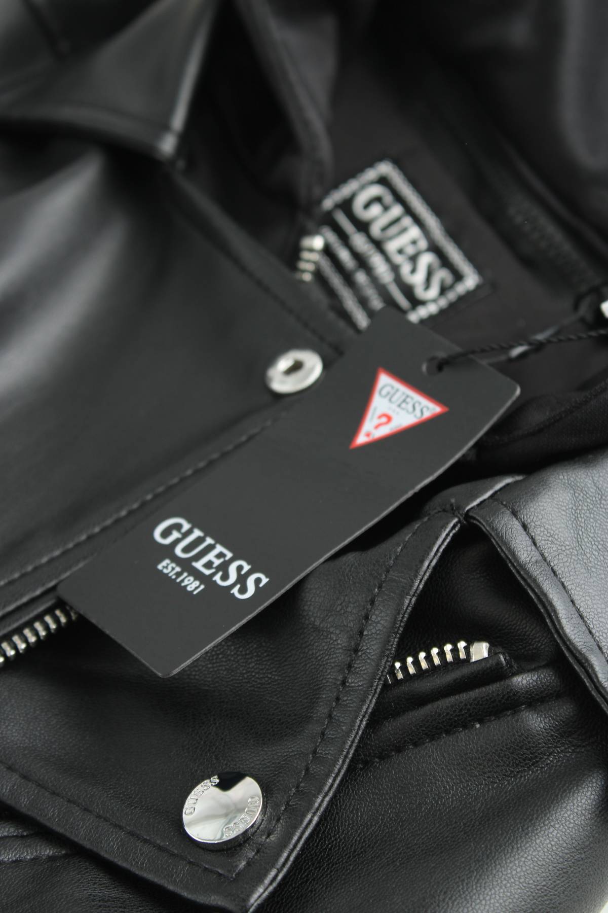 Детско кожено яке Guess3