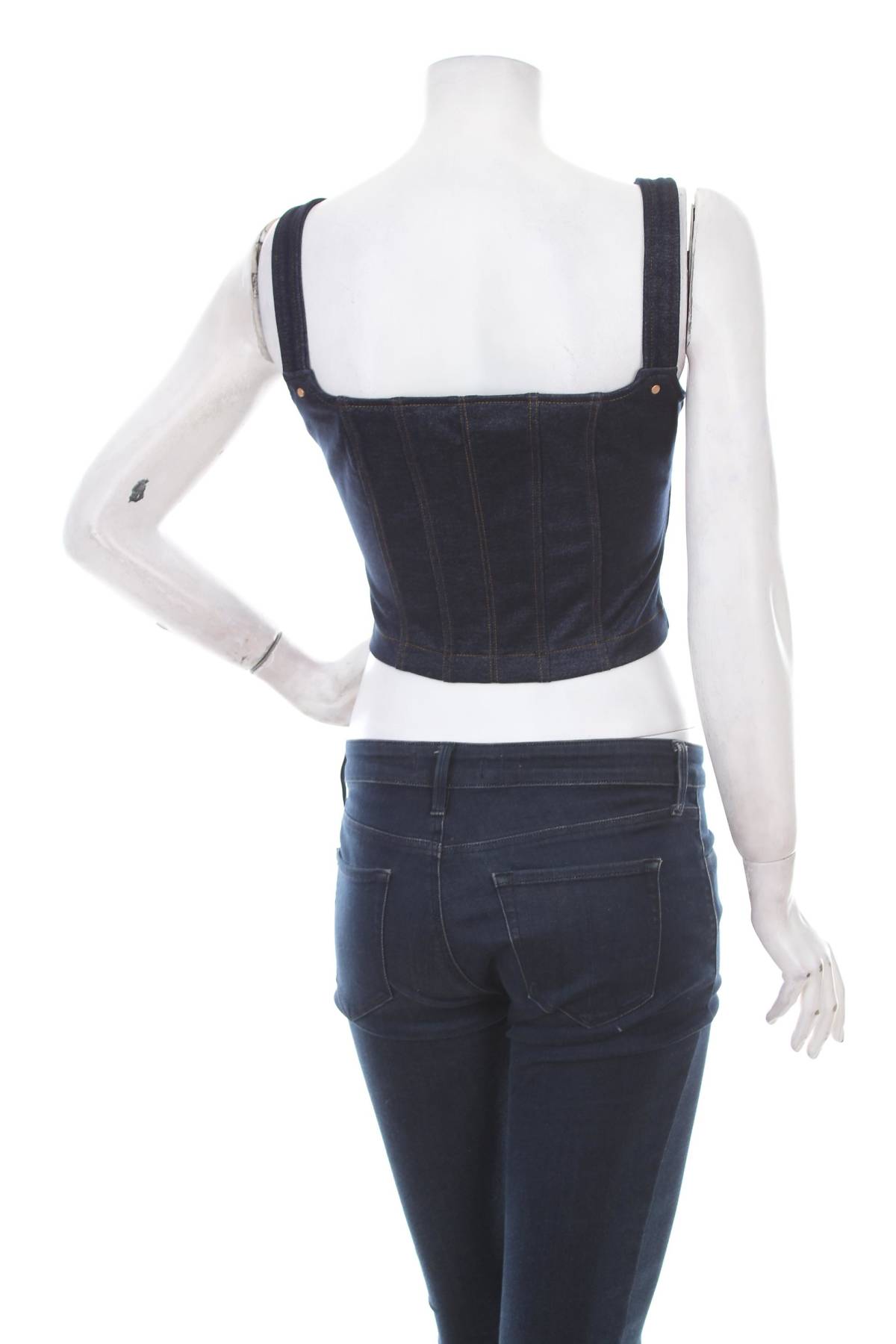 Γυναικείο αμάνικο Guess2