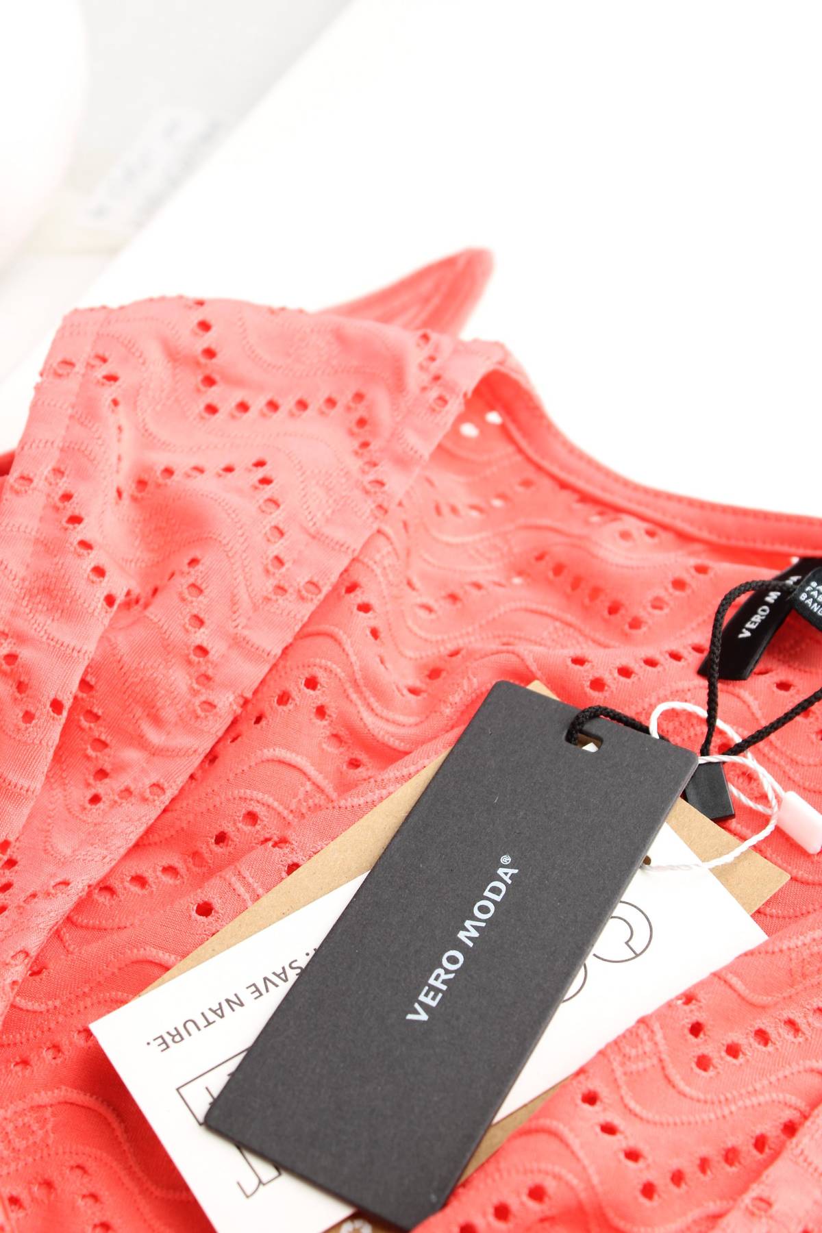 Γυναικείο αμάνικο Vero Moda3 - Contourshop.gr Γυναικείο αμάνικο Vero Moda3