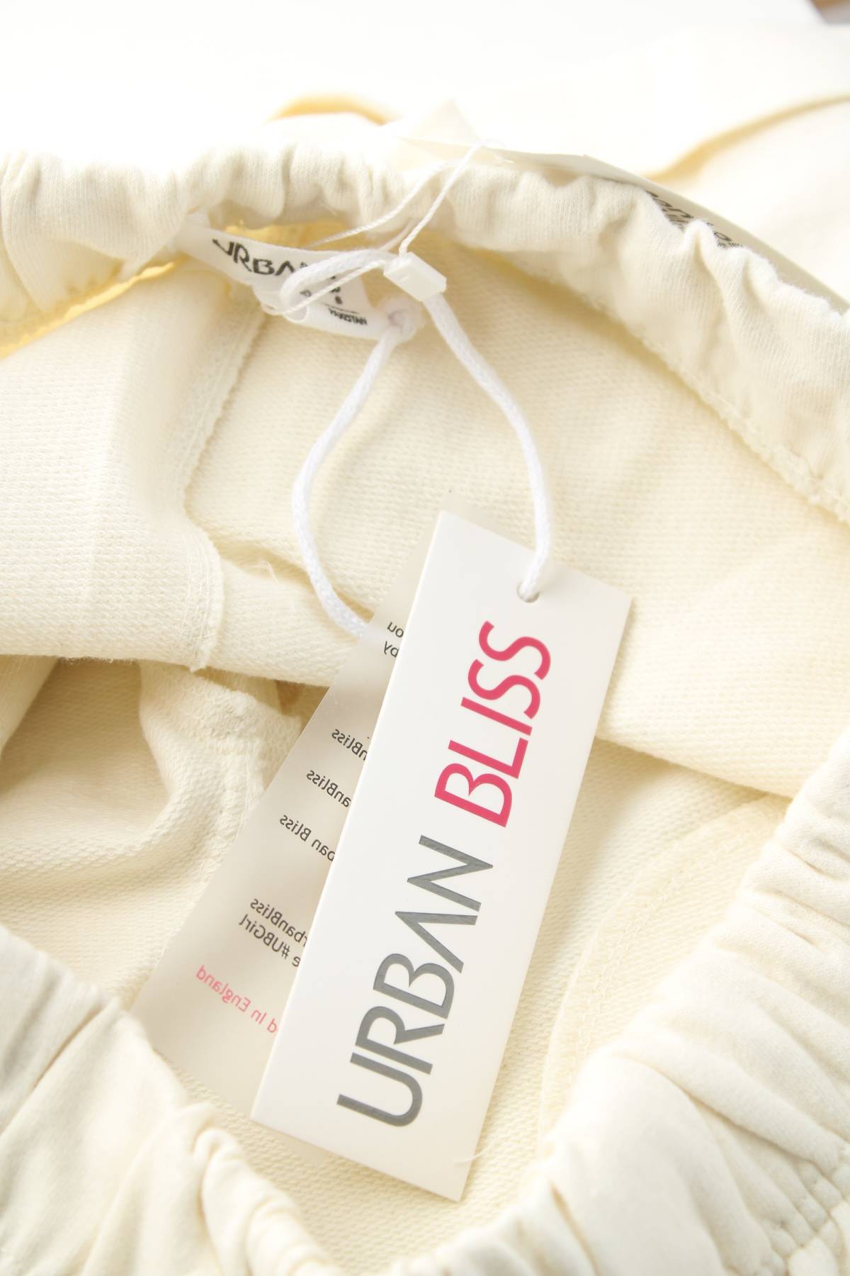 Дамски къс панталон Urban Bliss3