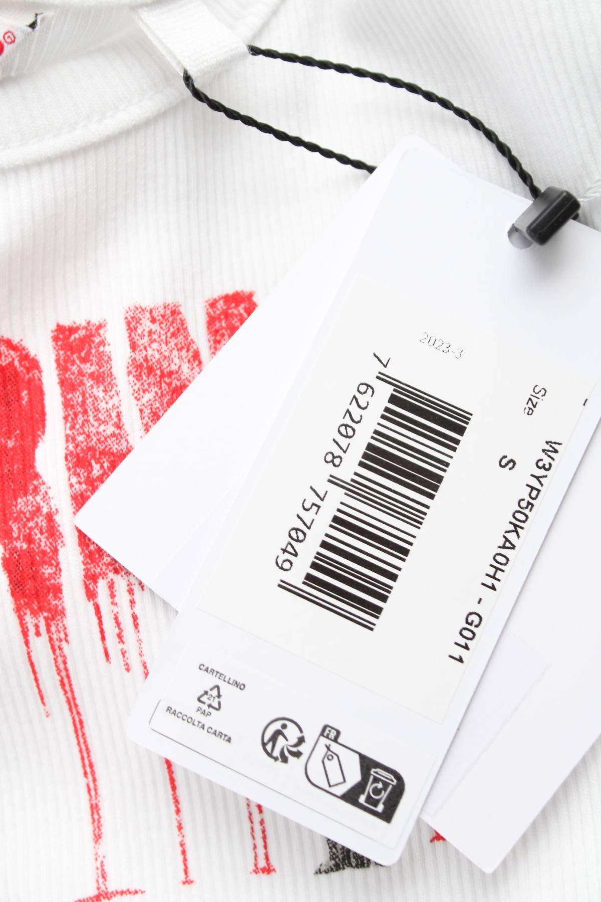 Γυναικείο αμάνικο Guess x Brandalised3 - Contourshop.gr Γυναικείο αμάνικο Guess x Brandalised3