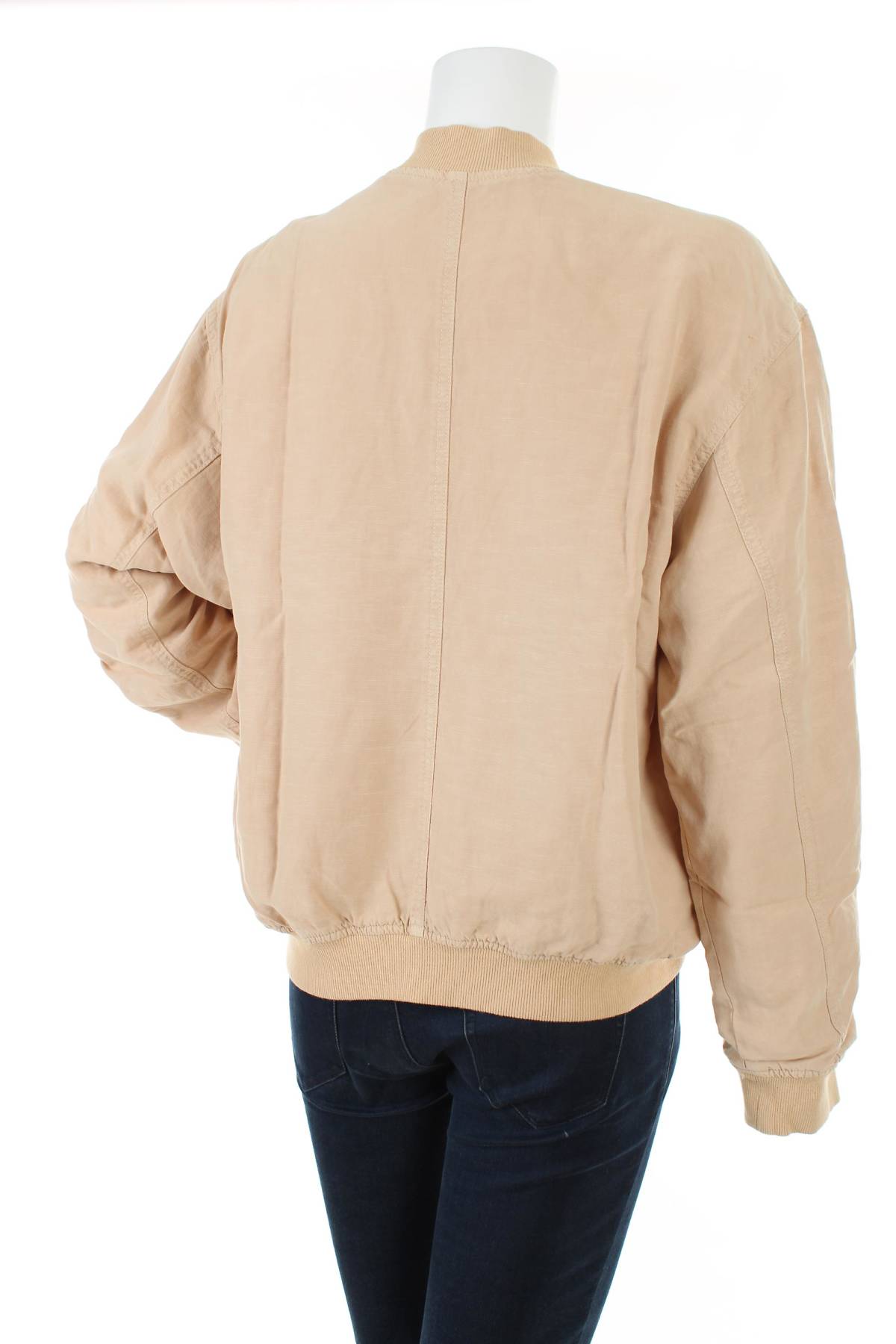 Γυναικείο μπουφάν Guess2