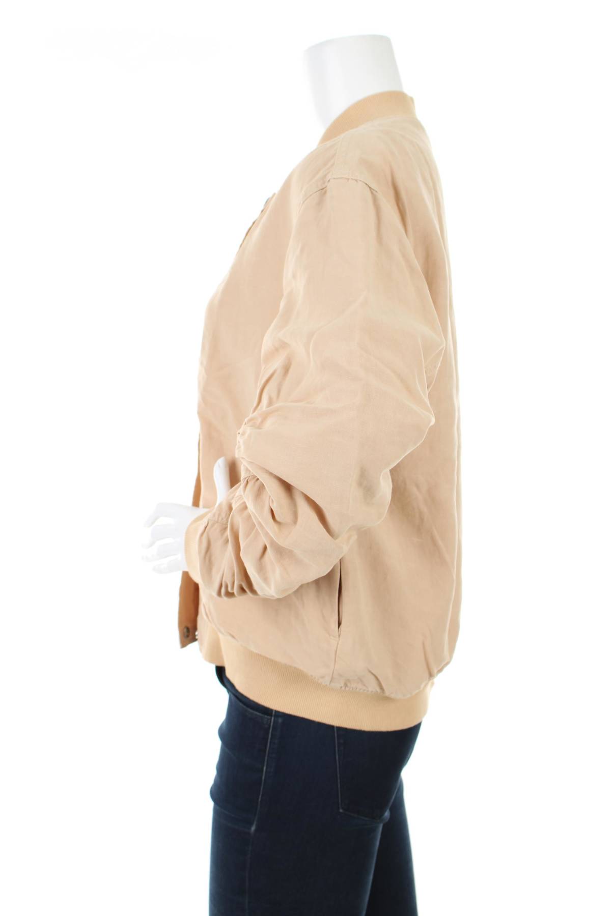 Γυναικείο μπουφάν Guess3