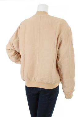 Γυναικείο μπουφάν Guess2