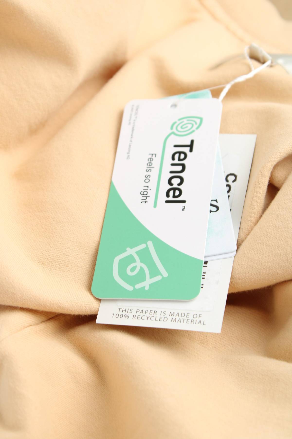 Γυναικείο μπουφάν Guess4