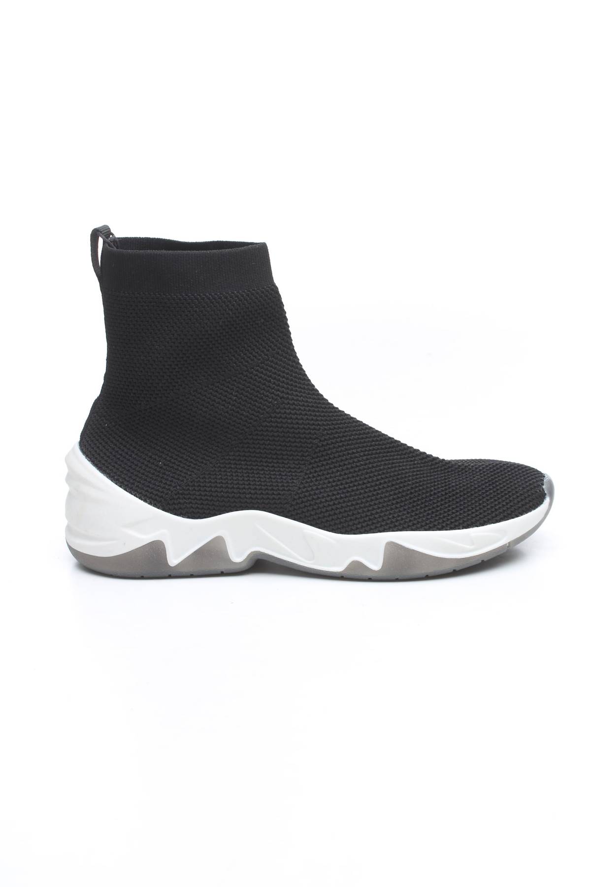 Αθλητικά παπούτσια Bershka1 - Contourshop.gr Αθλητικά παπούτσια Bershka1